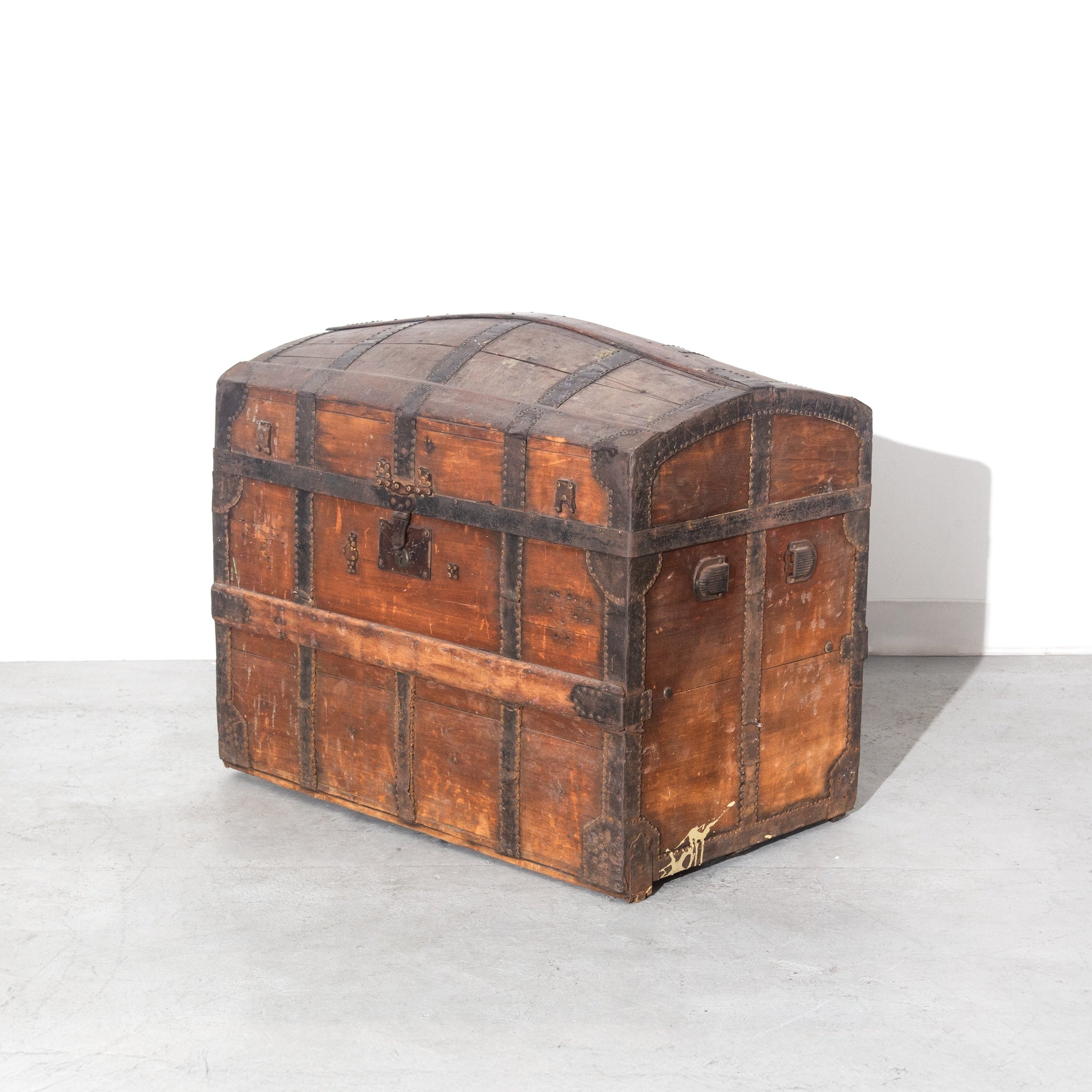 Vinttage Antique Domed Wooden Steamer Trunk Storage Cabinet