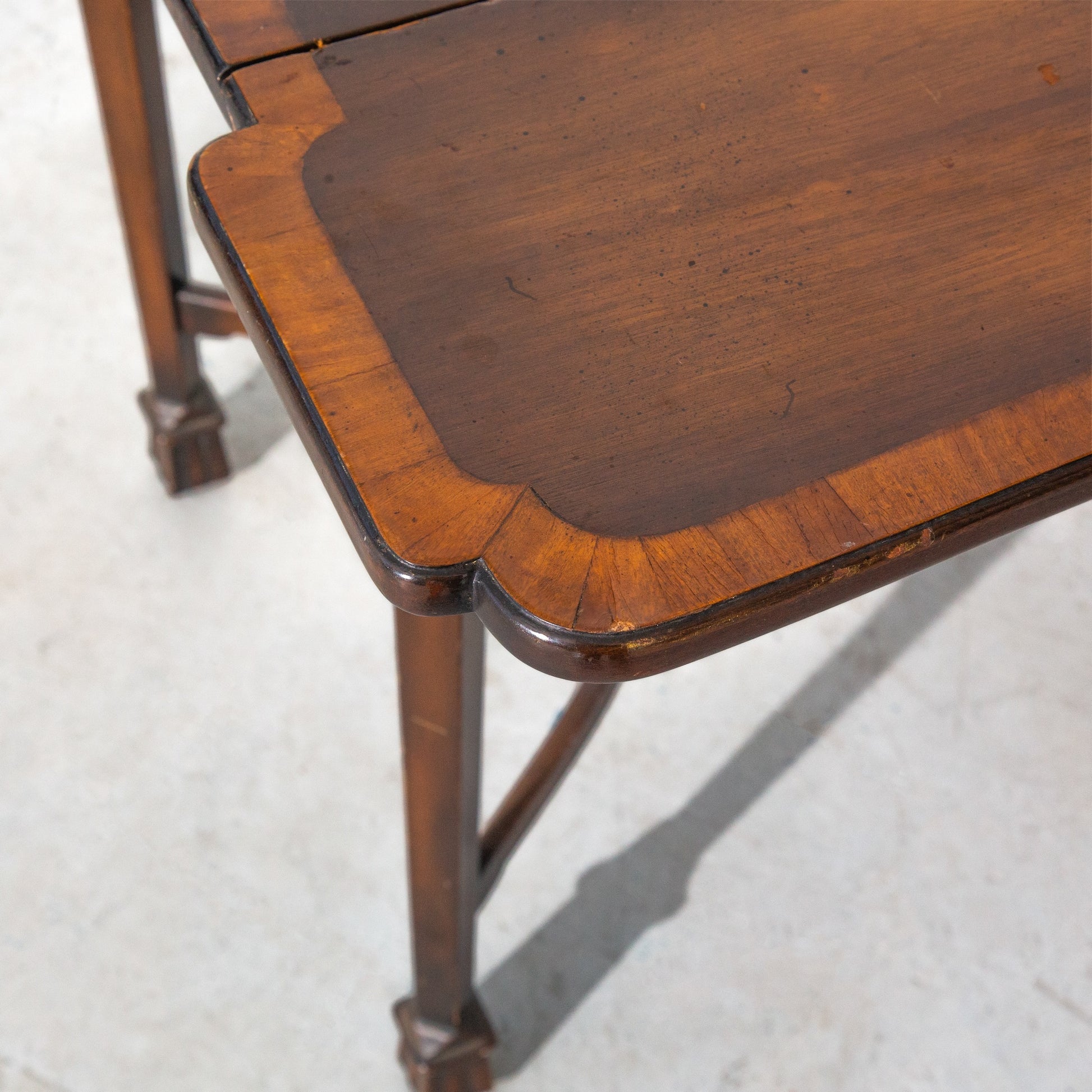 Vintage  Antique Classic Drop-Leaf Pembroke Wooden Dining Table