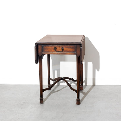 Vintage  Antique Classic Drop-Leaf Pembroke Wooden Dining Table