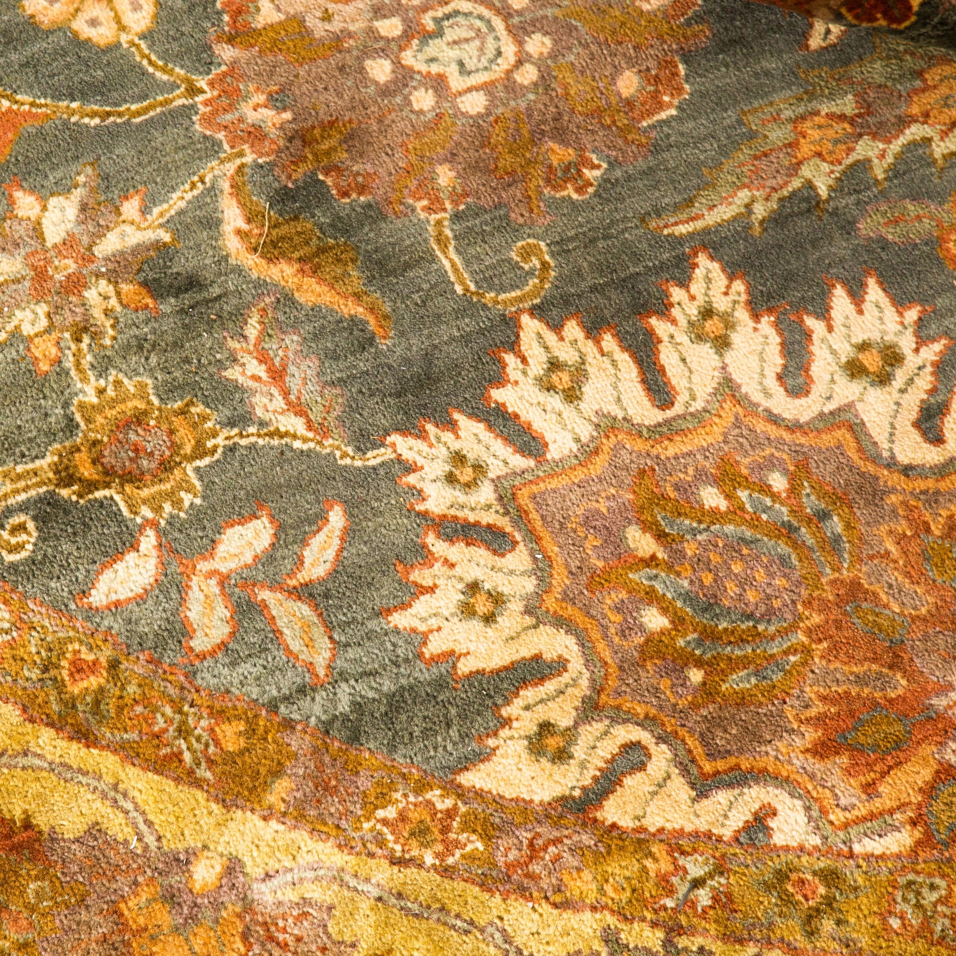 Vintage Indian Oriental Agra Wool Circle Area Rug