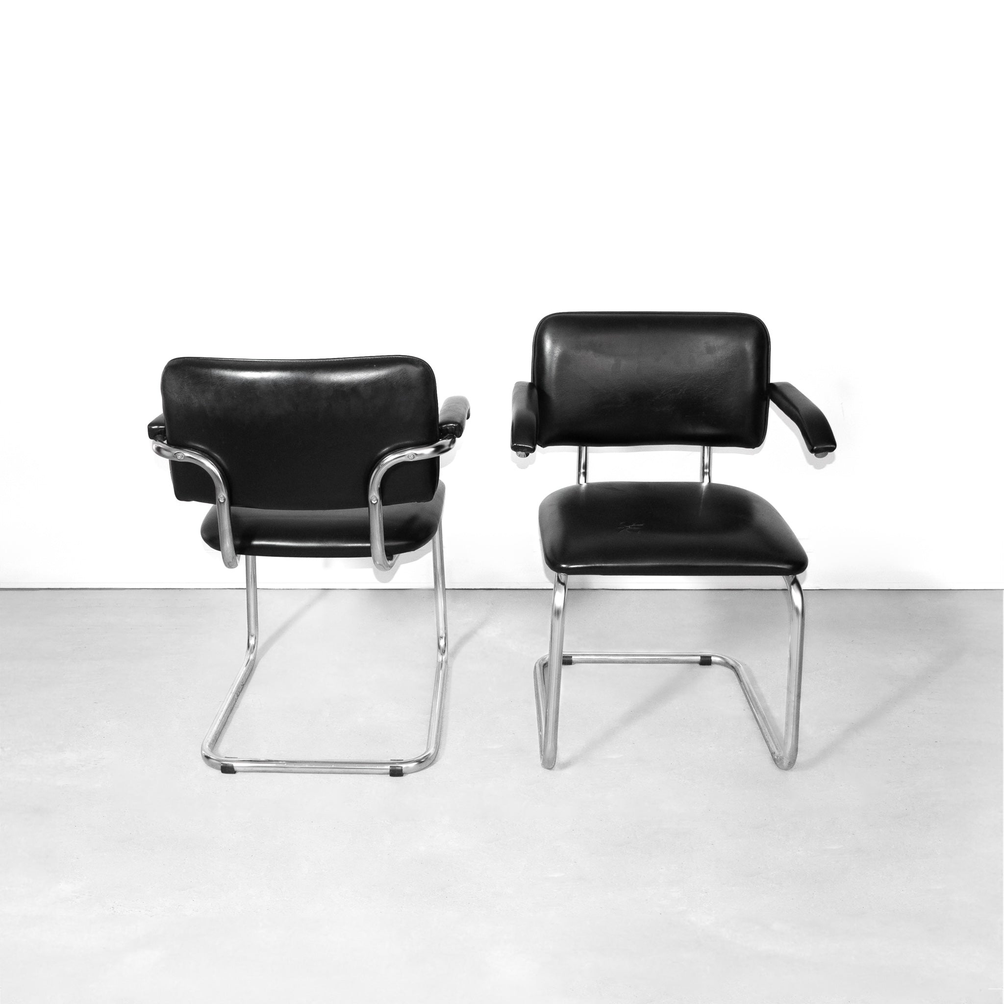 Pair of Mid-century Modern Black Leather Marcel Breuer Cesca Chairs